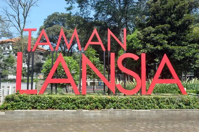Taman Lansia Bandung, Taman Wisata Favorit untuk Liburan Keluarga